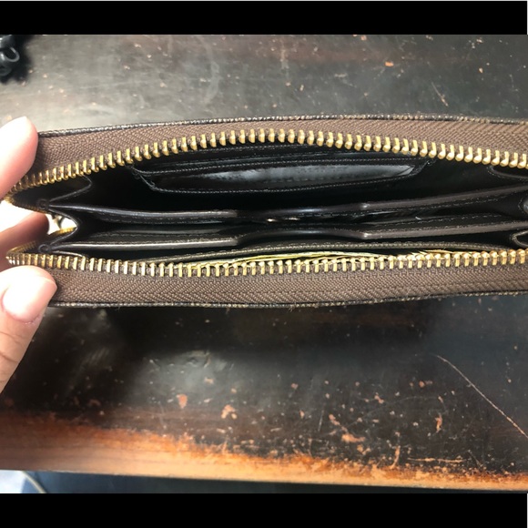 Michael Kors Zippy wallet - Picture 2 of 5